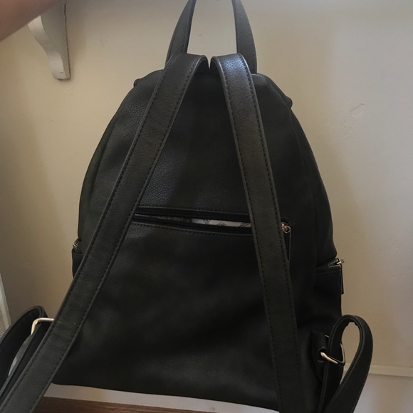 Backpack - Picture 2 of 3